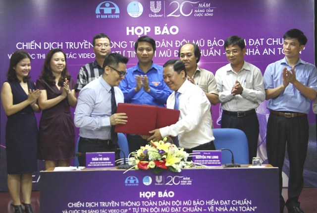 Chiến dịch truyền thông toàn dân đội mũ bảo hiểm đạt chuẩn diễn ra từ ngày 24 8 đến 25 9
